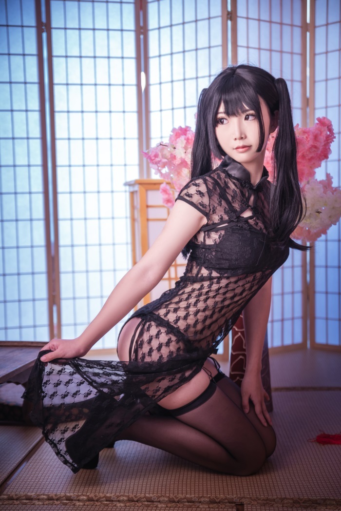 网红Coser@面饼仙儿 – 黑丝情趣旗袍 [21P/234MB]