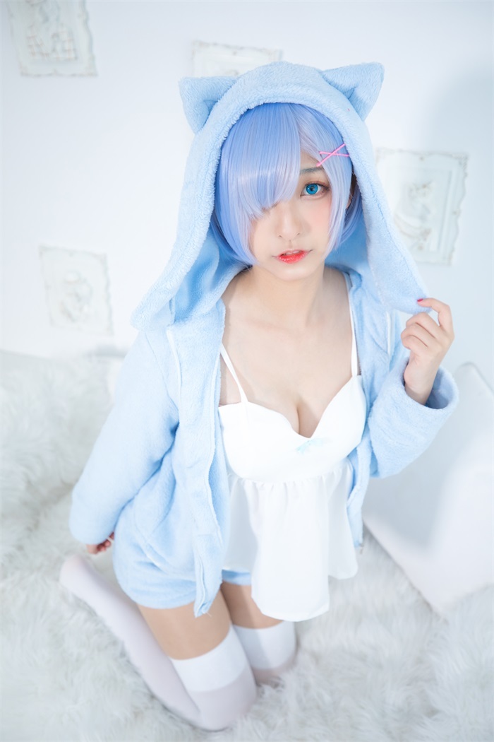 神楽板真冬写真-蕾姆白丝 [150P/312MB]