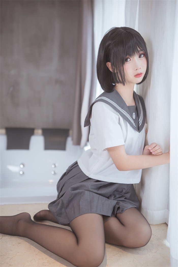 网红Coser@面饼仙儿 – 脑内少女 黑丝JK [25P/241MB]