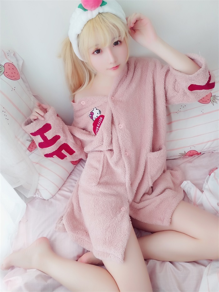 微博妹子@星之迟迟 VOL.1 粉红泡泡包 [56P/56.8MB]