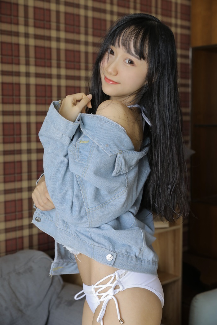 网红Coser@木绵绵OwO – 绵相随 清纯起床小女友 [22P/85MB]