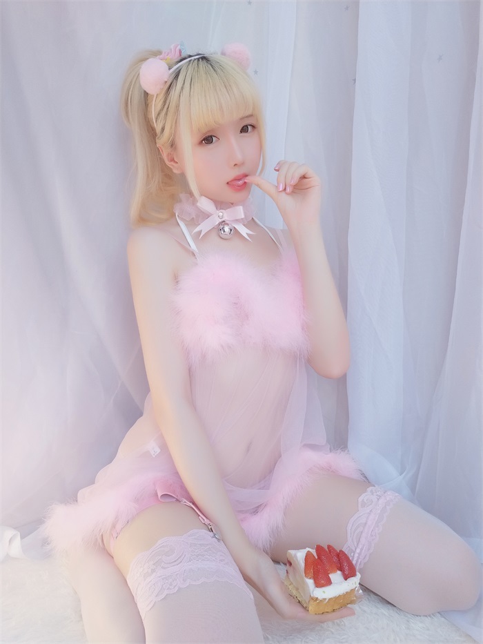 微博妹子@星之迟迟 VOL.9 毛绒草莓睡衣包 [61P/96.1MB]