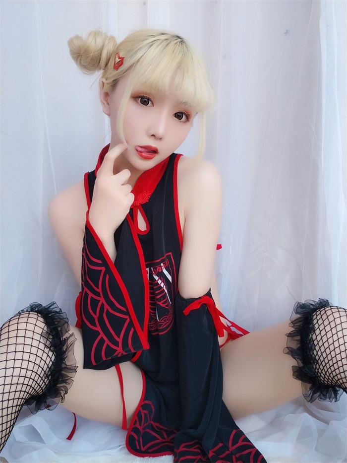 微博妹子@星之迟迟 VOL.2 团子僵尸娘 [60P/61.1MB]