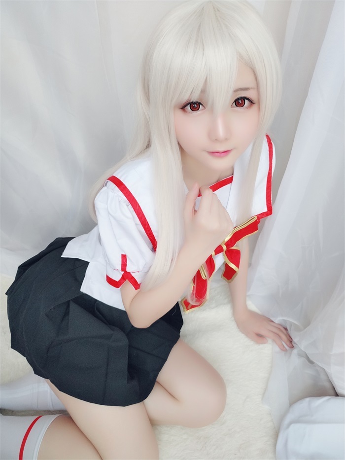 微博妹子@星之迟迟 VOL.3 伊莉雅红白制服 [60P/48.9MB]