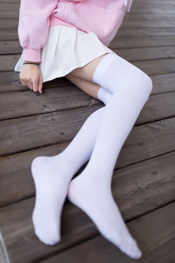 风之领域精品写真@No.001 户外白丝 [49P/327MB]