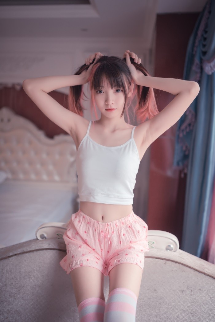 风之领域精品写真@No.025 粉嫩的妹子 [50P/217MB]