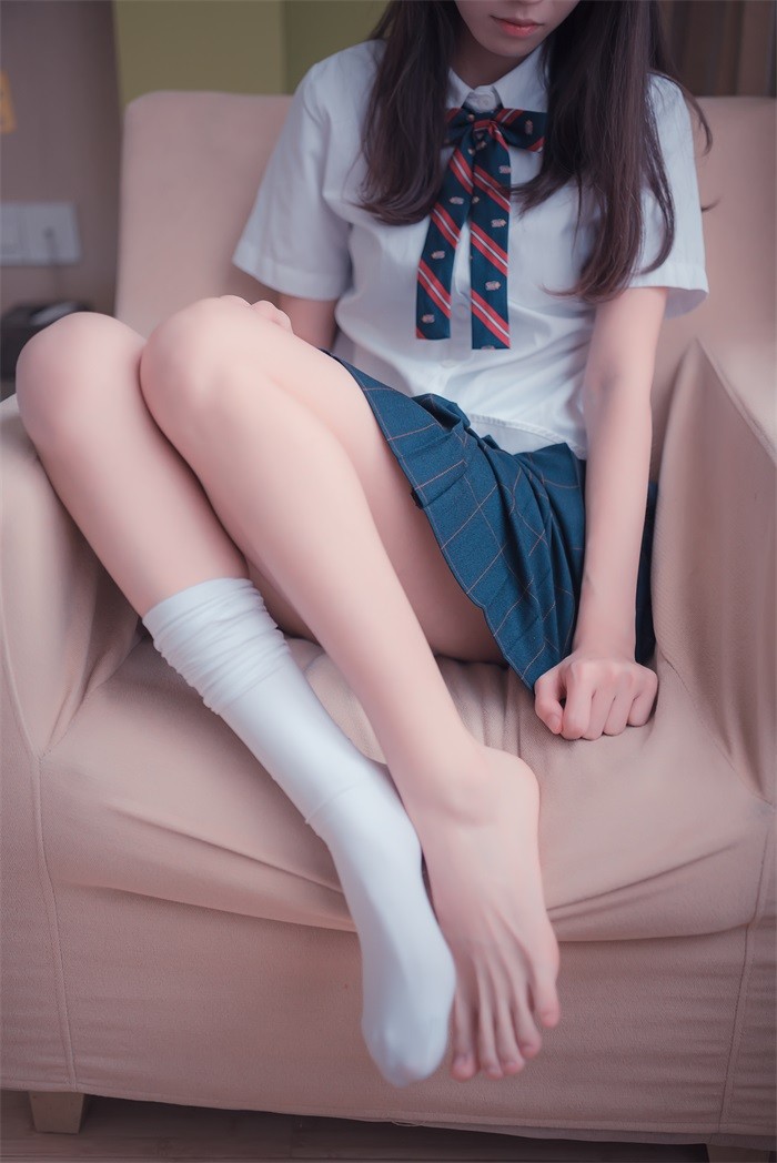 风之领域精品写真@No.004 长腿白丝 [49P/70.7MB]