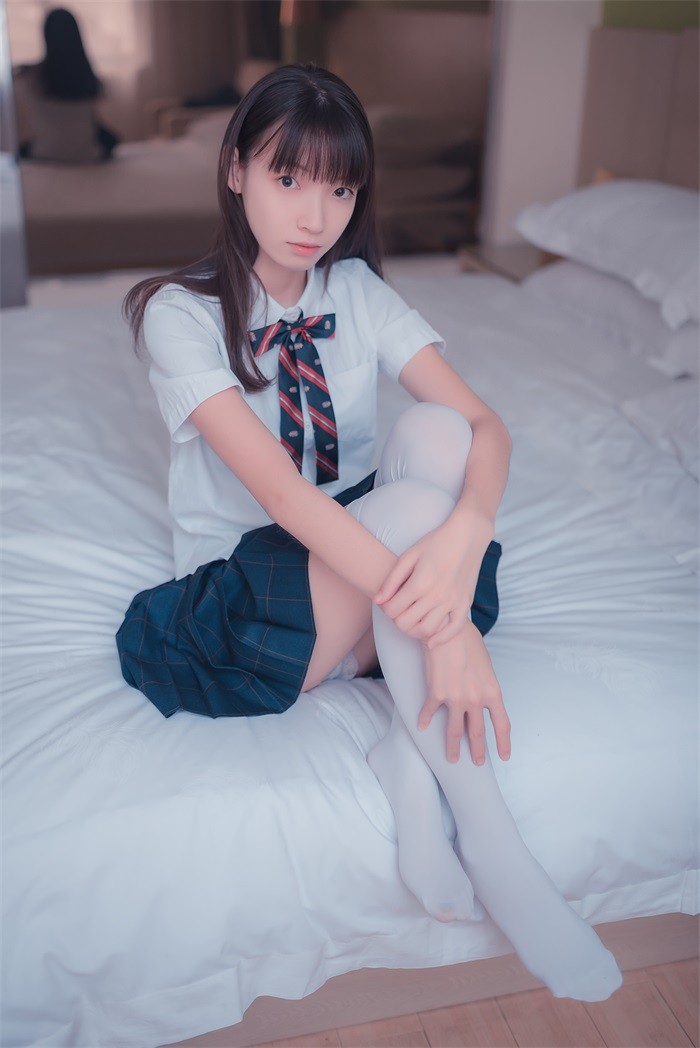 风之领域精品写真@No.004 长腿白丝 [49P/70.7MB]