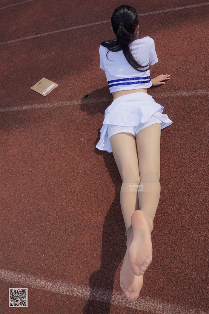 妖精视觉@NO.008 甜甜 娇柔体育场肉丝 [73P/68.3MB]