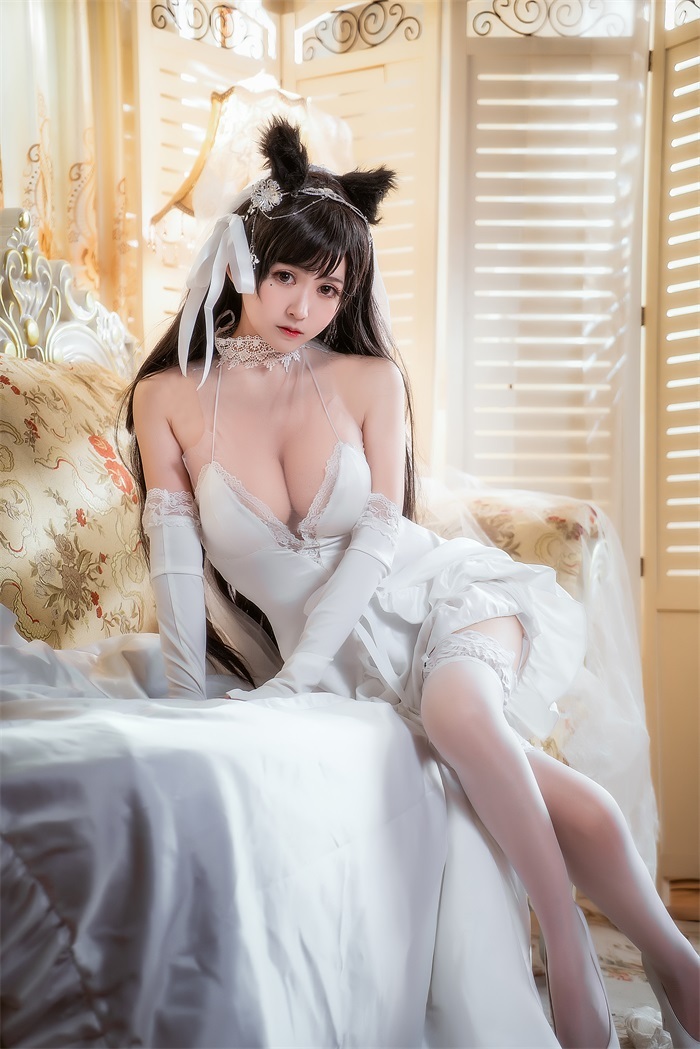 人气动漫Coser@鳗鱼霏儿 – 碧蓝航线 爱宕 兽耳白丝 [23P/433MB]