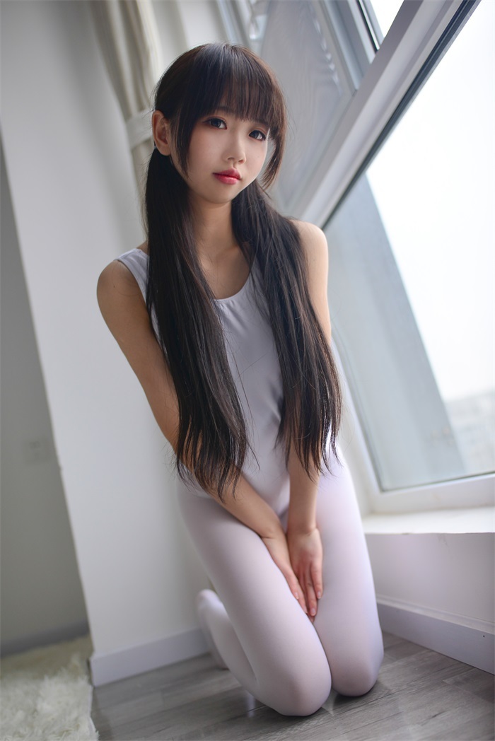 网红Coser@雪琪 – 双马尾白色体操服 [25P/228MB]