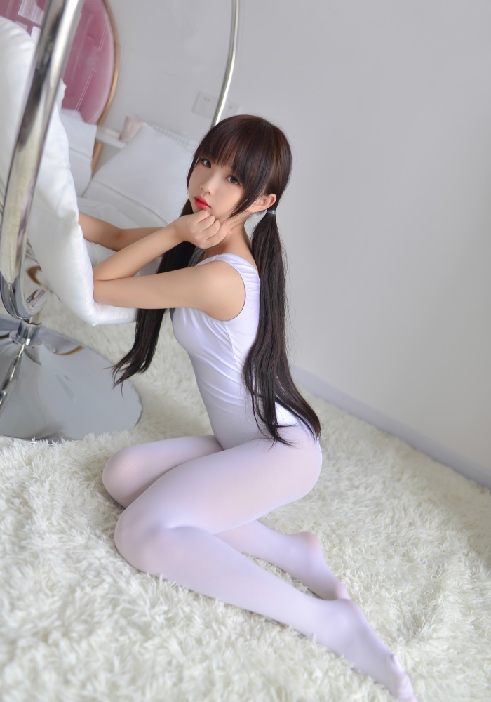网红Coser@雪琪 – 双马尾白色体操服 [25P/228MB]
