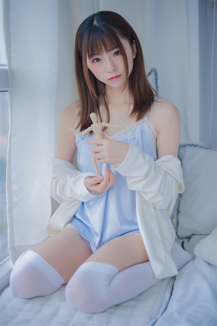 风之领域精品写真@No.172 迷你吊带蓝色睡衣 [70P/185MB]