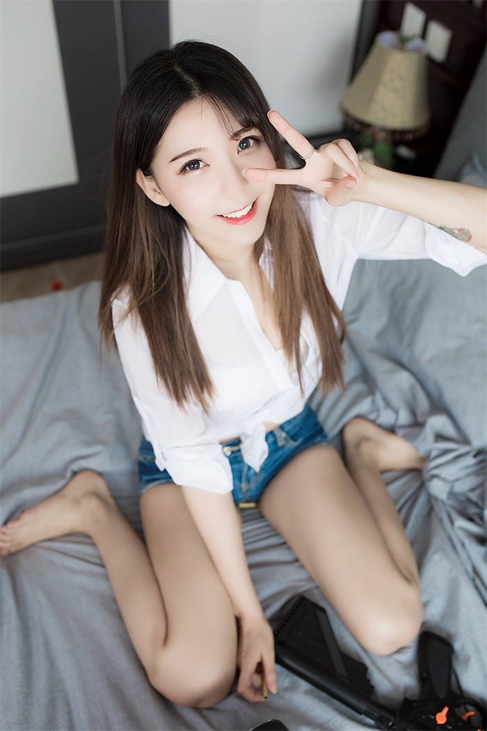 风之领域精品写真@No.108 吃鸡的美少女 [51P/163MB]