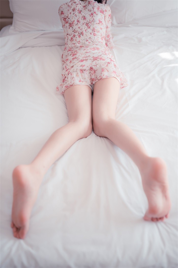 风之领域精品写真@No.111 粉色花花公主裙 [48P/108MB]