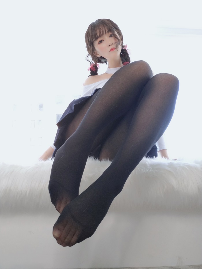 人气动漫Coser@白银81_邻家姐姐的黑丝 [45P/1V/223MB]