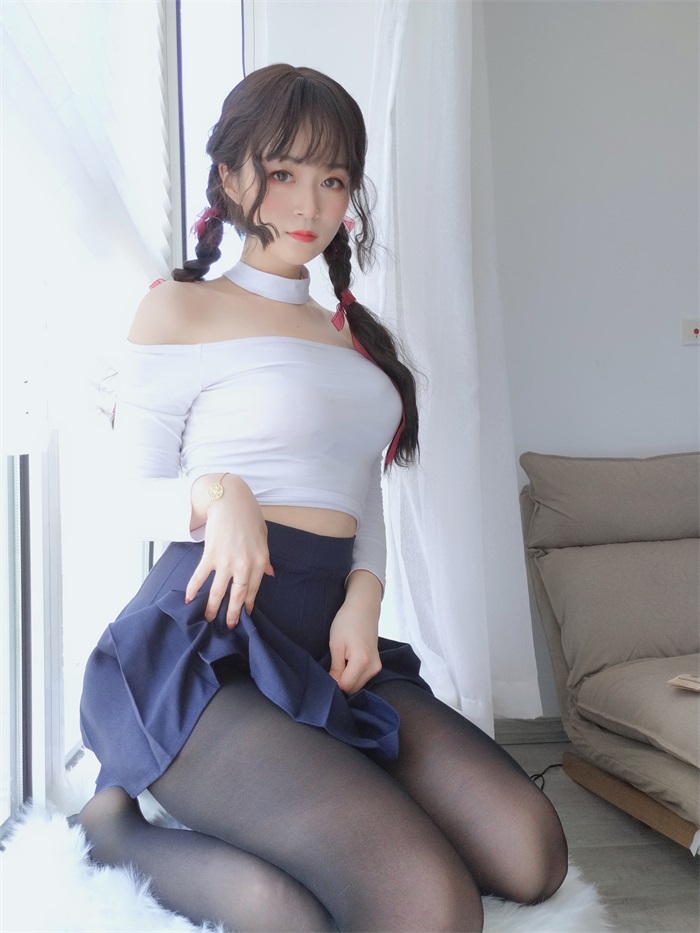 人气动漫Coser@白银81_邻家姐姐的黑丝 [45P/1V/223MB]