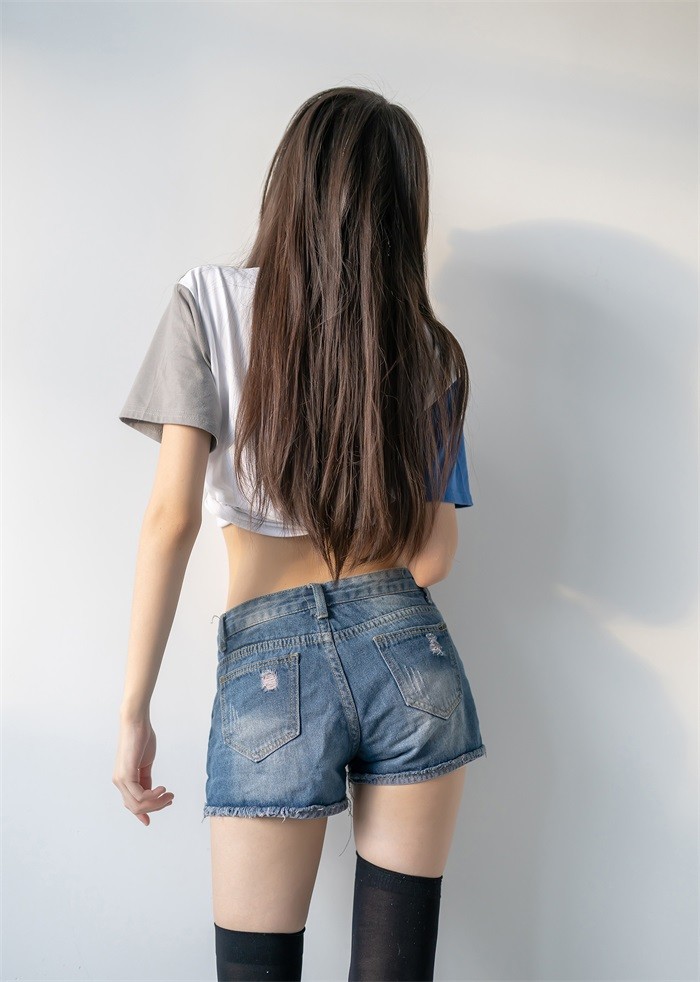 风之领域精品写真@No.121 牛仔短裤与黑丝袜 [47P/135MB]