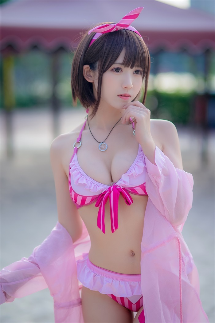 人气动漫Coser@鳗鱼霏儿 – 加藤惠 粉色泳装 [20P/166MB]