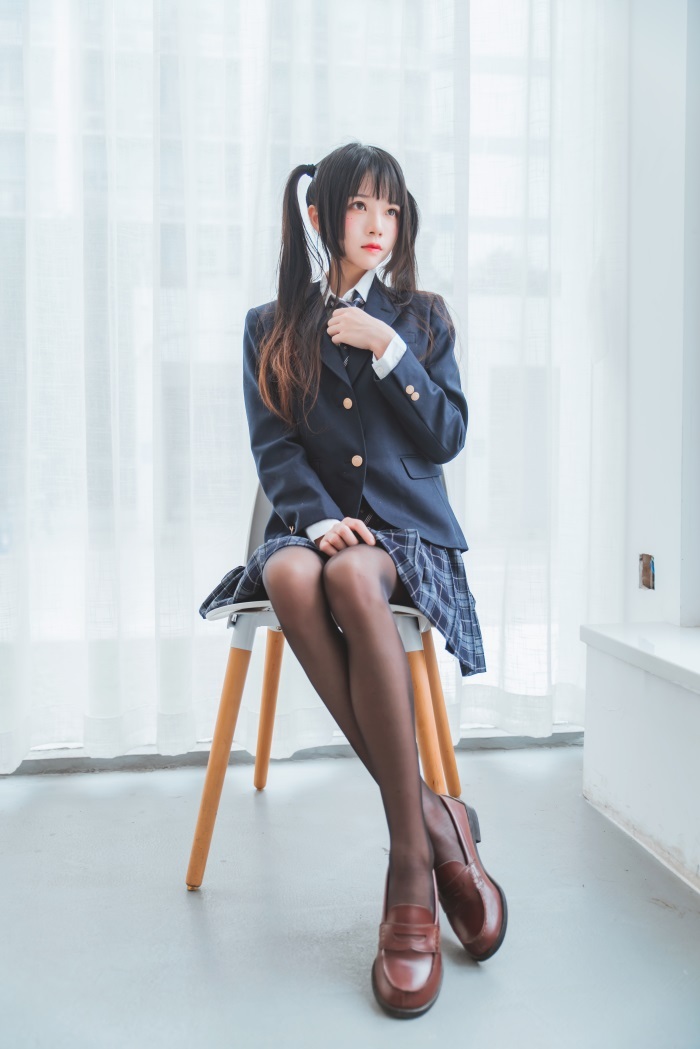 网红Coser@桜桃喵 – 冬季制服丝秀 [45P/593MB]