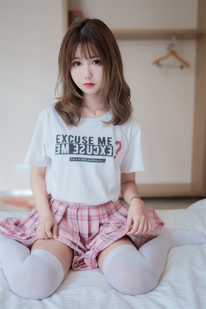 风之领域精品写真@No.066 超美气质格子裙少女 [45P/218MB]