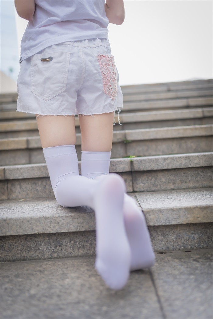 风之领域精品写真@No.057 一双美腿很吸睛 [50P/171MB]