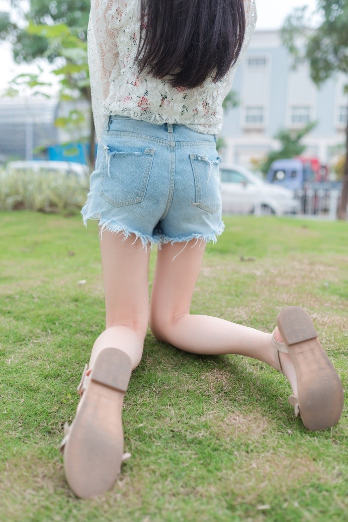 风之领域精品写真@No.042 户外公园的长腿小姐姐 [51P/216MB]