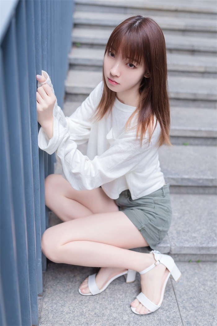 风之领域精品写真@No.062 极品大长腿 [46P/73MB]