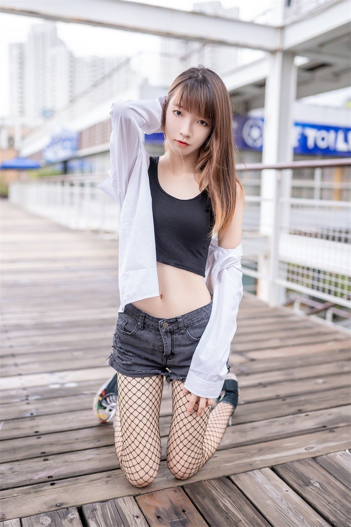 风之领域精品写真@No.097 性感的黑丝网袜 [50P/163MB]