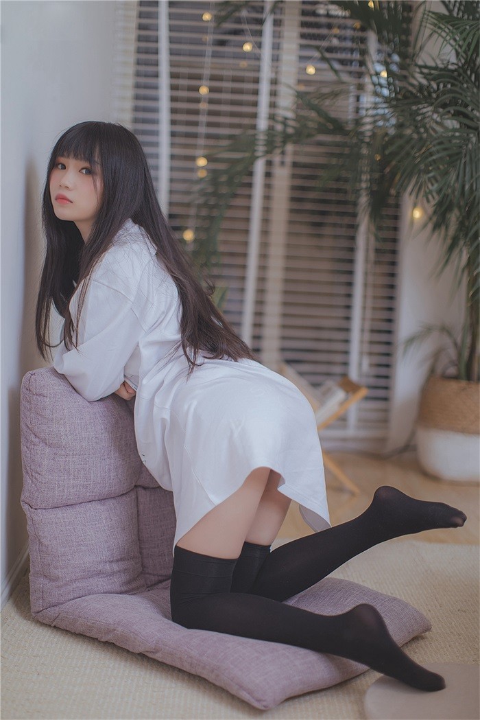 风之领域精品写真@No.081 长发的黑丝俏皮学妹 [42P/208MB]