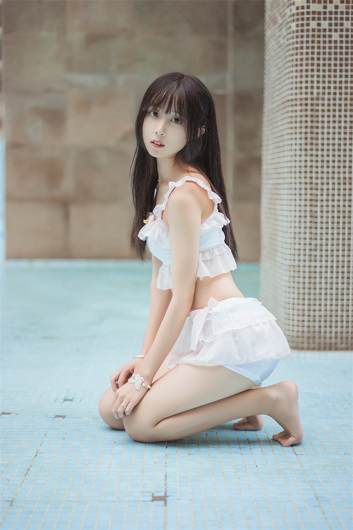 风之领域精品写真@No.090 泳池里的小美人鱼 [40P/163MB]