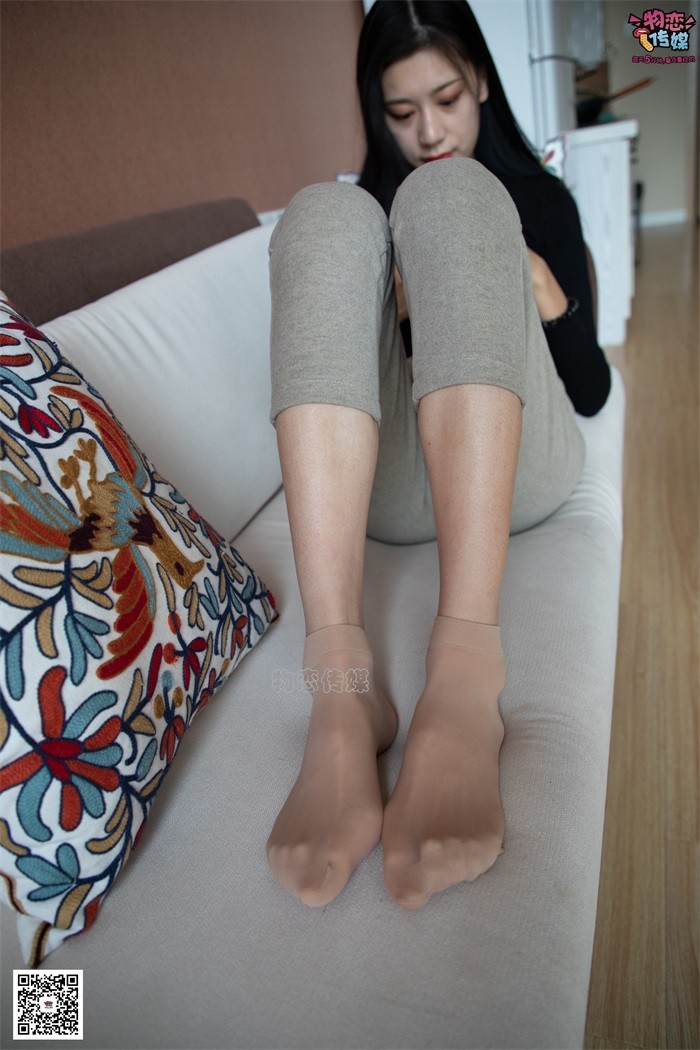 物恋传媒 No.070 肉丝长发美女 执剑舞一曲 温柔与谁共 [160P/1V/1.28GB]