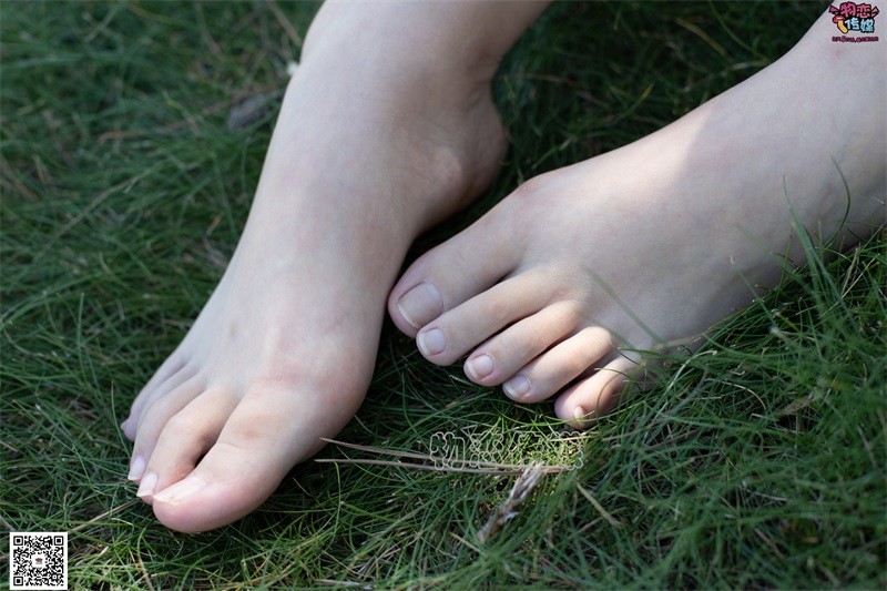 物恋传媒 No.062 告别仲夏夜之梦,妖娆的美足 [130P/1V/1.08GB]