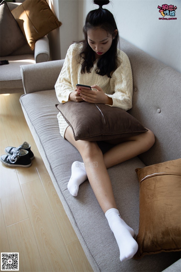 物恋传媒 No.060 家居日常,配白色棉袜,经典 [119P/1V/1.02GB]