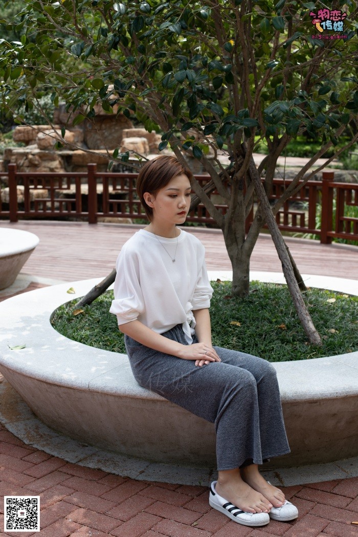 物恋传媒 No.044 剪掉长发，忘掉烦恼~ [112P/1V/841MB]