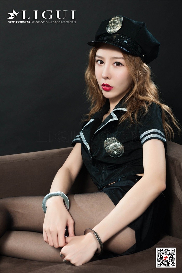 [Ligui丽柜] 2019.08.23 黑丝制服 Model 兔子 [61+1P/41MB]