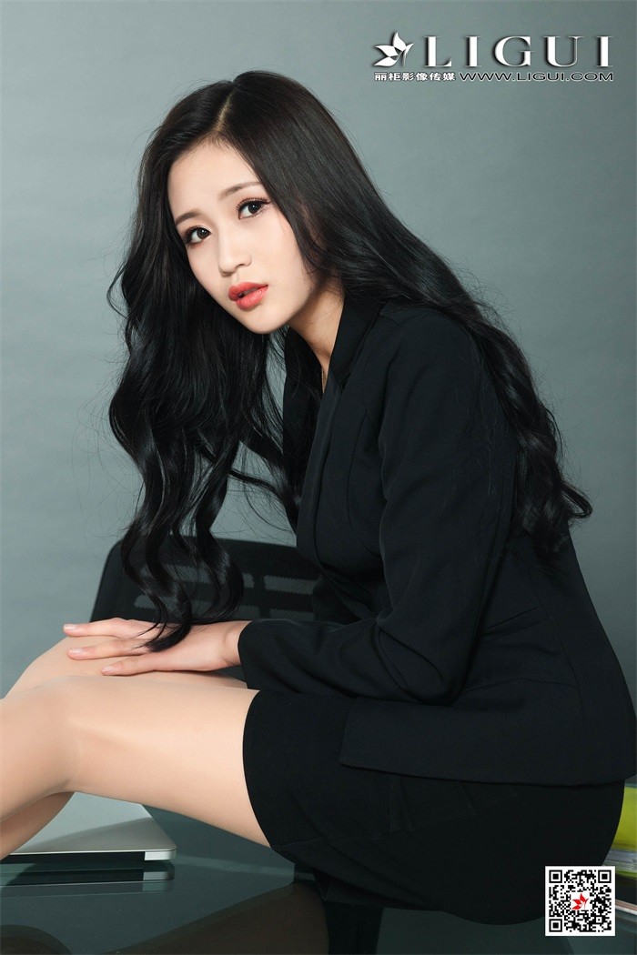 [Ligui丽柜] 2019.08.26 职场气质 Model 玲玲 [53+1P/107MB]