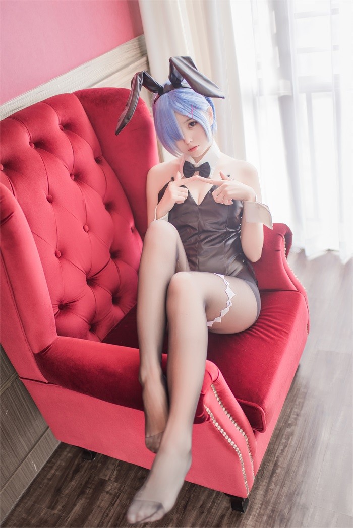 微博妹子@小野妹子w 蕾姆兽耳黑丝 [9P/35.7MB]