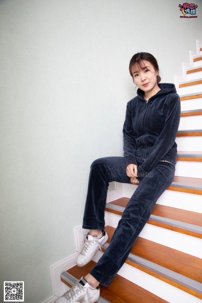 物恋传媒 No.074 晚晴-169身高与35码脚丫的神奇搭配 [152P/1V/1.08GB]