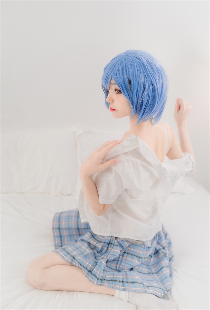 微博红人动漫Coser@南桃Momoko 绫波丽制服 [23P/18.6MB]
