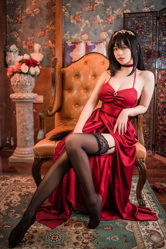 微博红人Coser@雯妹不讲道理 碧蓝航线大凤黑丝礼服 [43P/579MB]