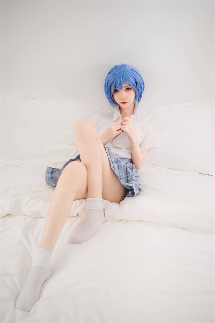 微博红人动漫Coser@南桃Momoko 绫波丽制服 [23P/18.6MB]