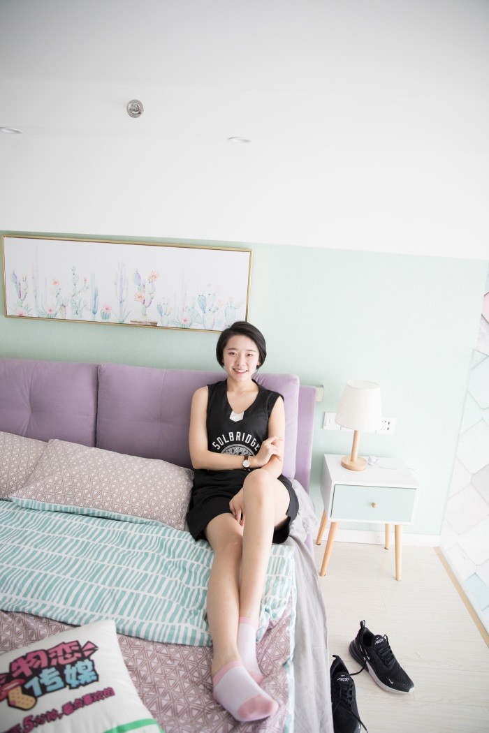 物恋传媒 No.105 小飞-你是我爱笑的短发姑娘 [152P/1V/2.72GB]