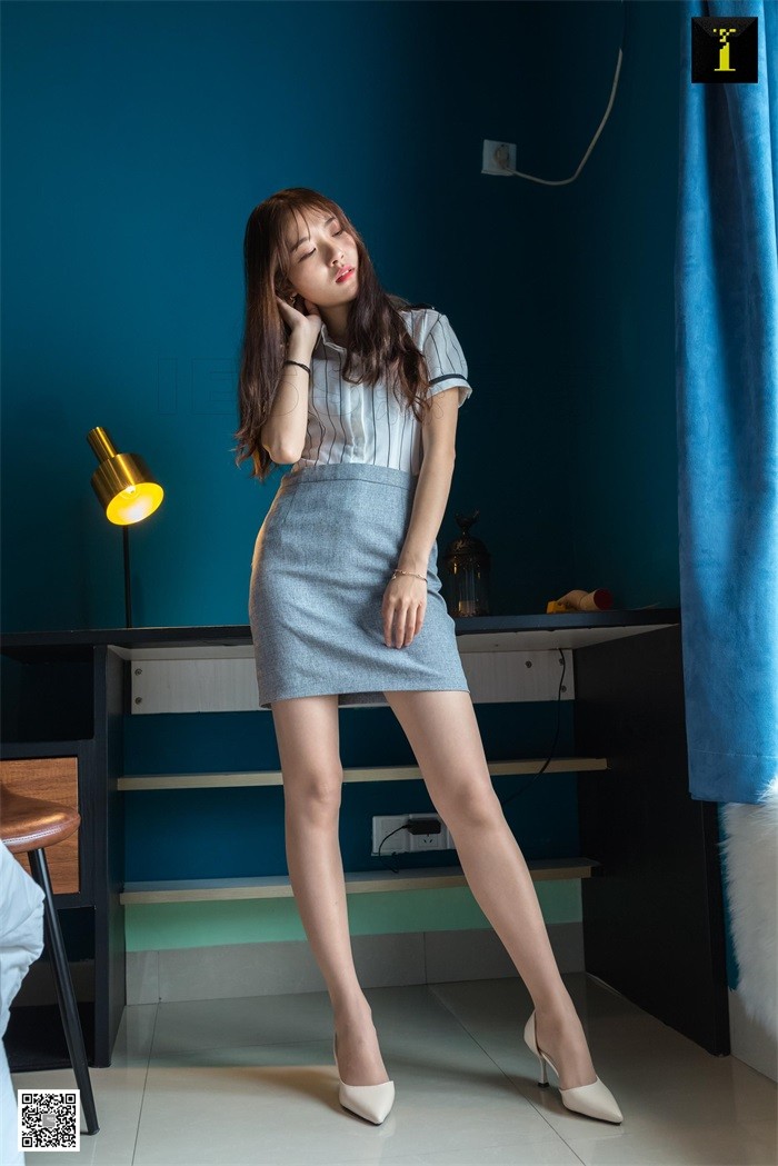 [IESS异思趣向] 2019.06.24 丝享家513：《婉萍的趾尖之花》婉萍 [93P/27MB]