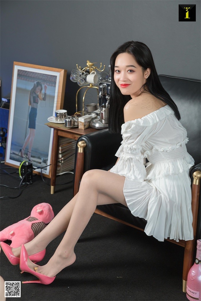 [IESS异思趣向] 2019.07.05 丝享家522：《可乐的少女系高跟》可乐 [87P/31MB]