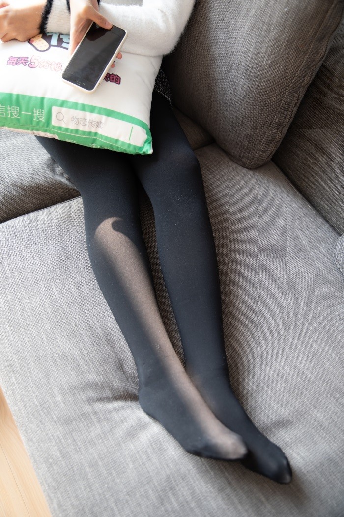 物恋传媒 No.097 可儿-眼前的黑不是黑，你要的轻性感 [99P/1V/1.09GB]