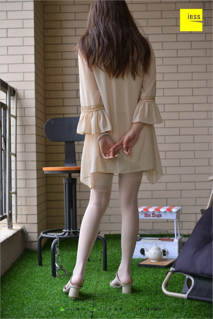 [IESS异思趣向] 2018.05.07 丝足便当227：《小捷的经典复古纯白尼龙丝》小捷 [98P/143MB]