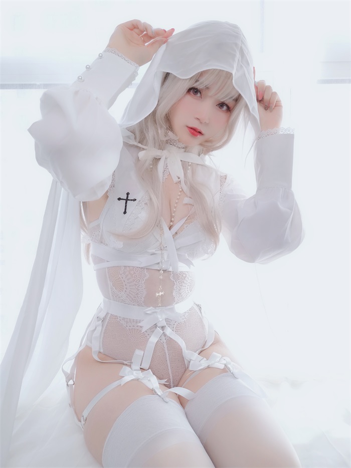 人气动漫Coser@白银81_ 纯白圣女 [56P/6V/264MB]