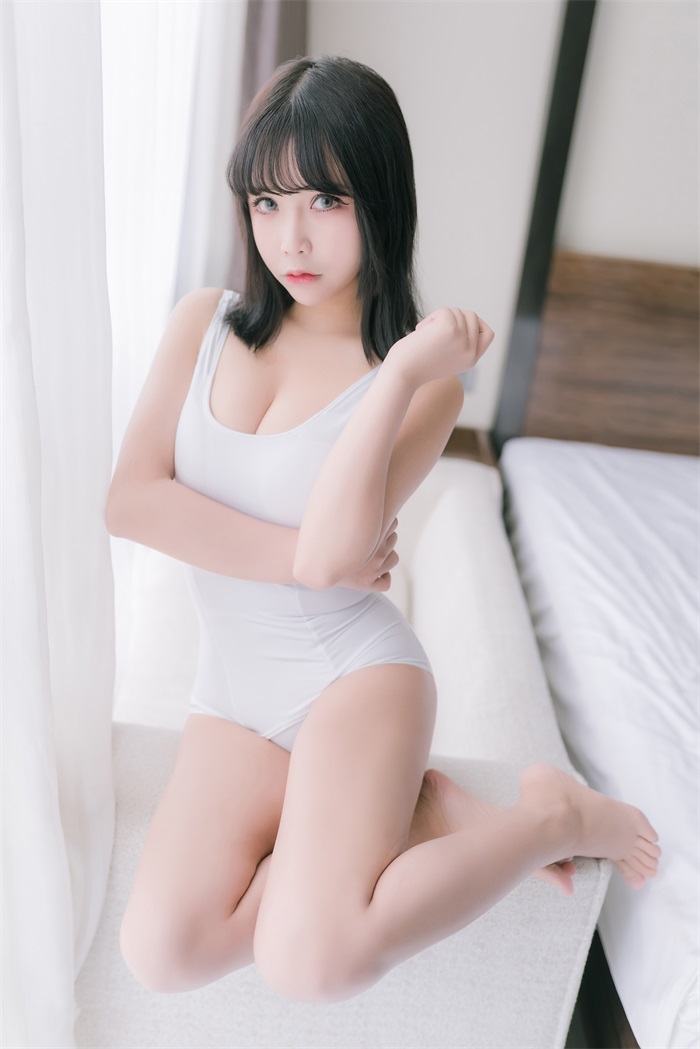 微博红人Coser@抱走莫子aa – 大姐姐 [41P/122MB]