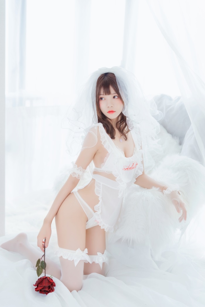 人气动漫Coser@桜桃喵 – 洁白的轻纱 [33P/370MB]